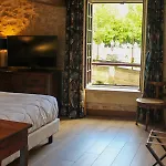 Hotel Moulin De *
