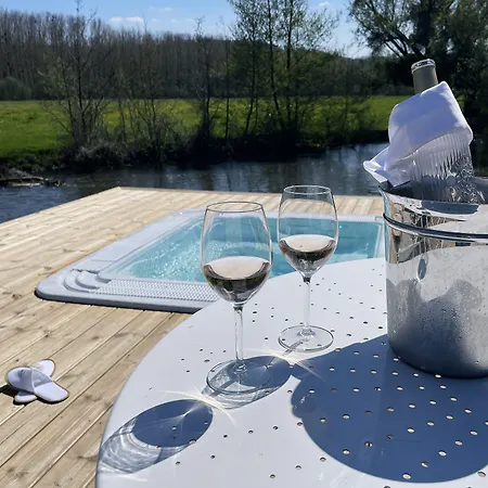 Hotel Moulin De *